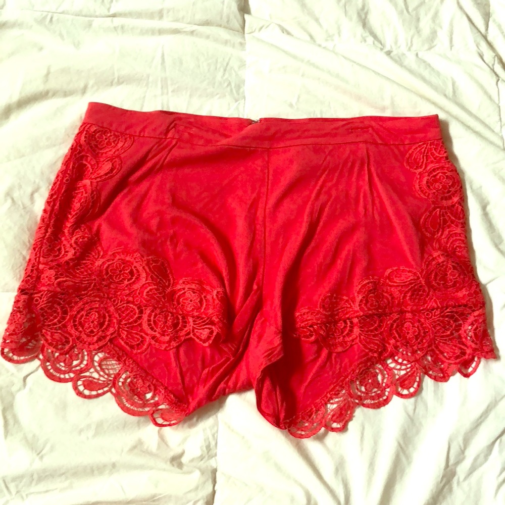 Size 14, Torrid coral lace detail short